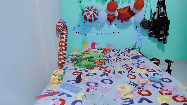 SofiaOlivares online show from 12.28.24