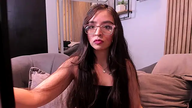 Snapshot of Eva_Macalliter chatting on 11.15.25 Eva Macalliter online show from 11.15.25