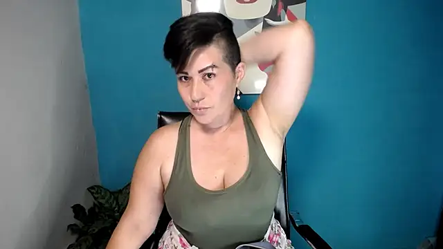 Snapshot of Sunny_rayz_ chatting on 05.27.26 Sunny rayz online show from 05.27.26