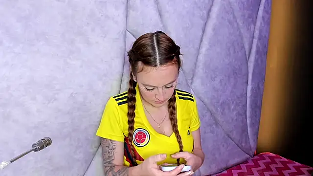 HornySlut69  online show from 07.07.26