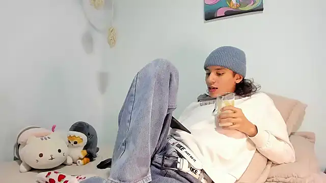 Snapshot of imcoltonalvin chatting on 01.25.25 imcoltonalvin online show from 01.25.25