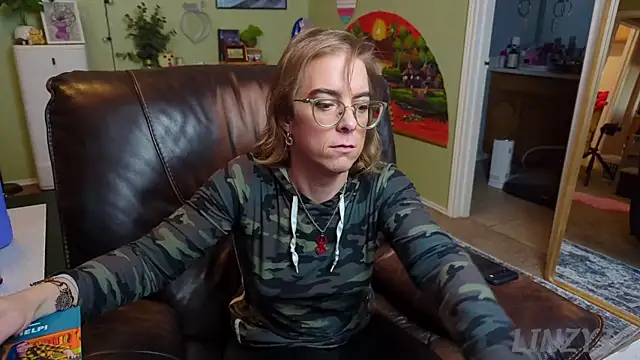 Linzy 19 online show from 02.01.25