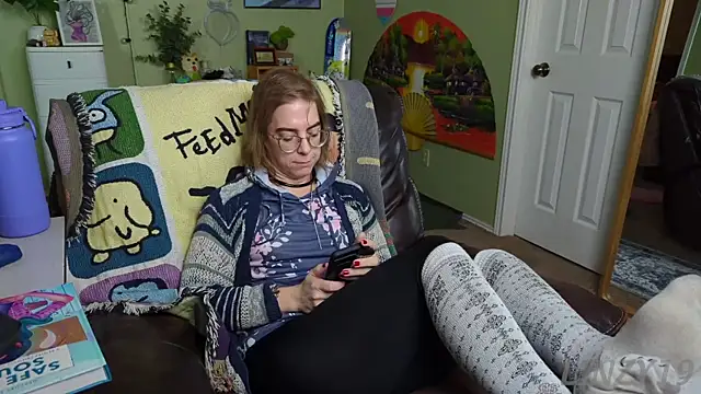 Linzy 19 online show from 02.04.25