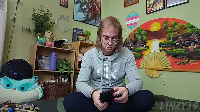 Linzy 19 online show from 02.22.25