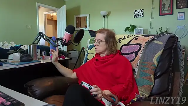 Linzy 19 online show from 03.05.25