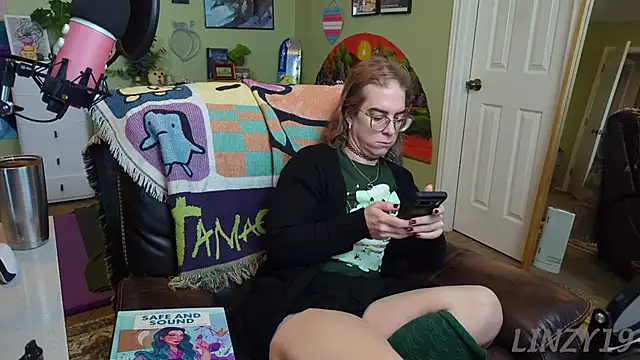 Linzy 19 online show from 03.12.25