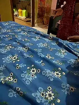 COUPLLE VILLAGE online show from 01.30.25