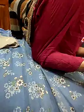 COUPLLE VILLAGE online show from 12.22.25