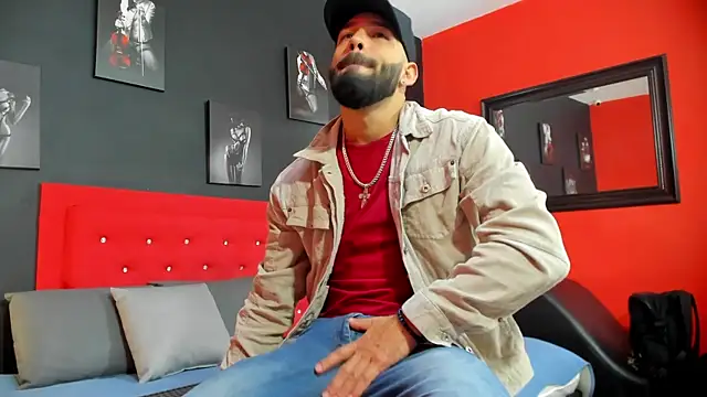 Snapshot of Thiagogomez chatting on 09.18.25 Thiagogomez online show from 09.18.25