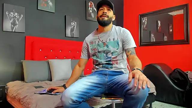 Snapshot of Thiagogomez chatting on 09.23.25 Thiagogomez online show from 09.23.25