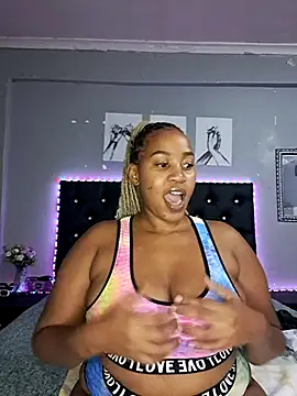 Snapshot of Toya_P chatting on 03.12.25 Toya P online show from 03.12.25