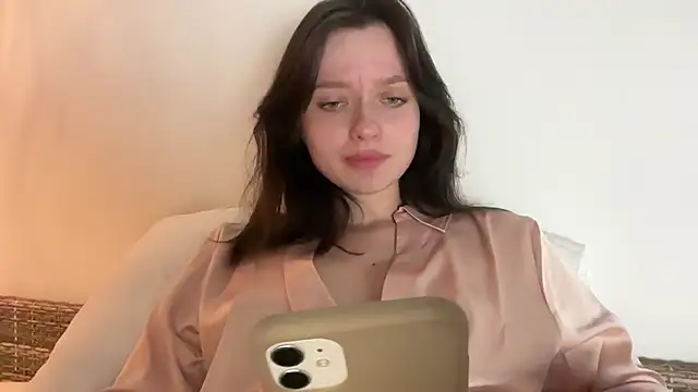 Snapshot of _liatris_ chatting on 12.26.24 liatris online show from 12.26.24