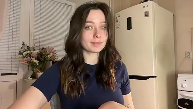 Snapshot of _liatris_ chatting on 11.12.25 liatris online show from 11.12.25