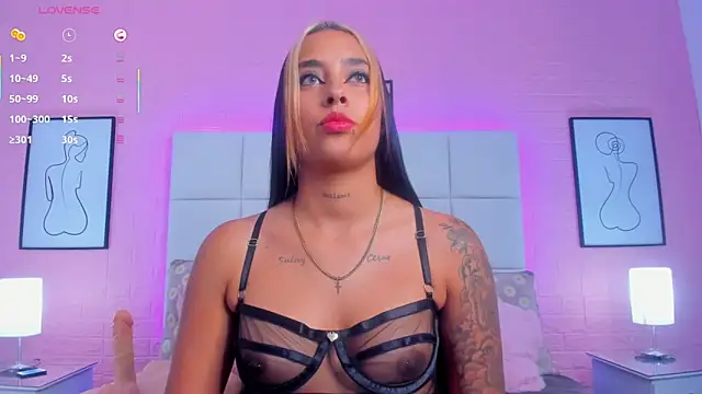 Snapshot of charlotte_kisss chatting on 05.16.26 charlotte kisss online show from 05.16.26