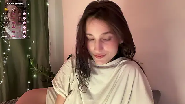 Snapshot of Fleur_Delis chatting on 12.27.24 Fleur Delis online show from 12.27.24