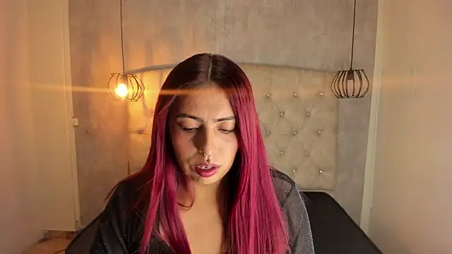 Snapshot of Alice_Laurentt chatting on 02.19.25 Alice Laurentt online show from 02.19.25