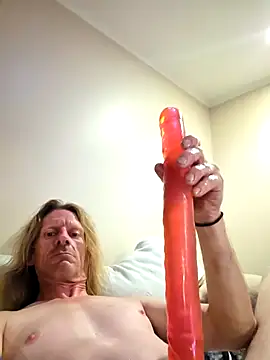 Travislovescum online show from 09.30.25