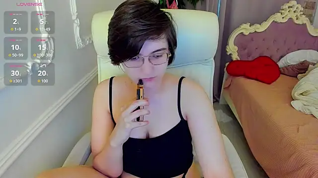 Snapshot of Lily_Marlin chatting on 07.26.26 Lily Marlin online show from 07.26.26