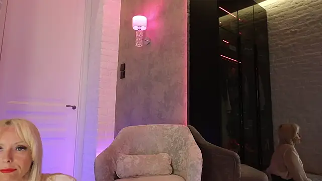 Snapshot of Tasha_Allas chatting on 10.02.25 Tasha Allas online show from 10.02.25