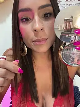 Snapshot of Mau_White chatting on 12.17.24 Mau White online show from 12.17.24