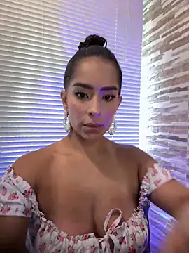 Snapshot of Mau_White chatting on 03.16.25 Mau White online show from 03.16.25