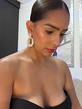 Snapshot of Mau_White chatting on 10.14.25 Mau White online show from 10.14.25