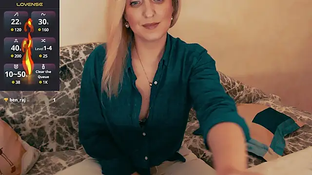 Snapshot of ElysonLang chatting on 01.31.25 ElysonLang online show from 01.31.25