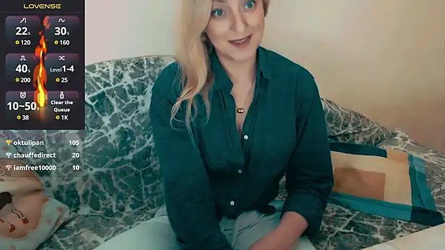 Snapshot of ElysonLang chatting on 02.09.25 ElysonLang online show from 02.09.25