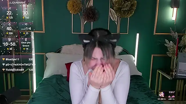 Snapshot of PennyMay chatting on 12.25.24 PennyMay online show from 12.25.24