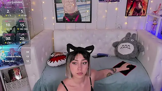 Snapshot of PennyMay chatting on 01.12.25 PennyMay online show from 01.12.25