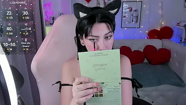 Snapshot of PennyMay chatting on 02.17.25 PennyMay online show from 02.17.25