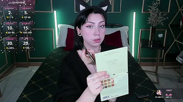 Snapshot of PennyMay chatting on 02.18.25 PennyMay online show from 02.18.25