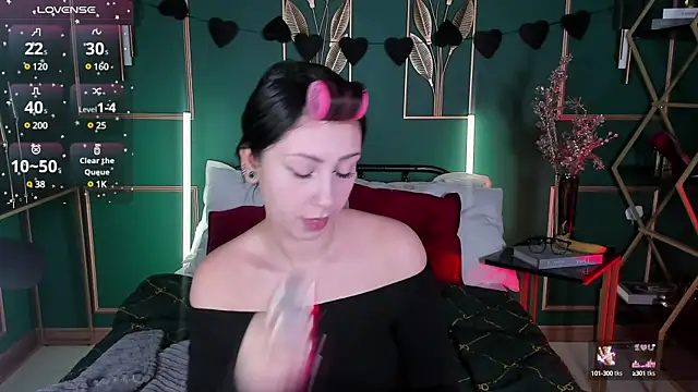 Snapshot of PennyMay chatting on 03.02.25 PennyMay online show from 03.02.25