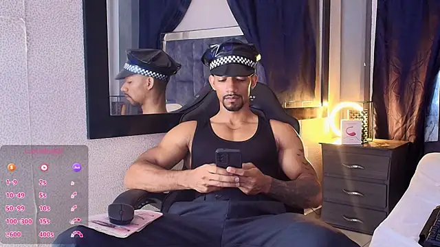 Snapshot of Manolo_Hot1 chatting on 02.14.25 Manolo Hot1 online show from 02.14.25