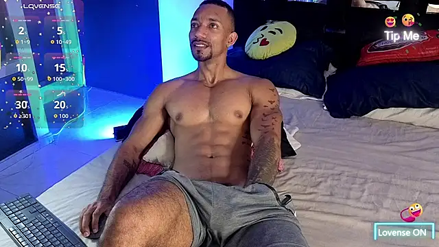 Snapshot of Manolo_Hot1 chatting on 07.10.26 Manolo Hot1 online show from 07.10.26