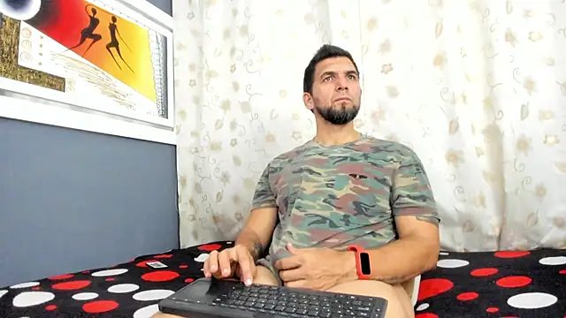 Snapshot of JULESLAKES chatting on 10.05.25 JULESLAKES online show from 10.05.25