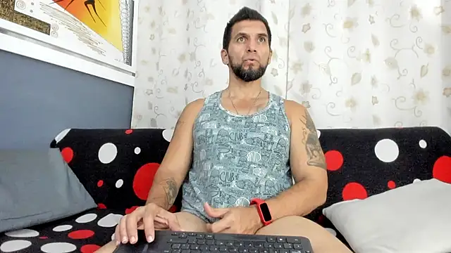 Snapshot of JULESLAKES chatting on 11.05.25 JULESLAKES online show from 11.05.25