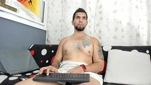 Snapshot of JULESLAKES chatting on 11.16.25 JULESLAKES online show from 11.16.25