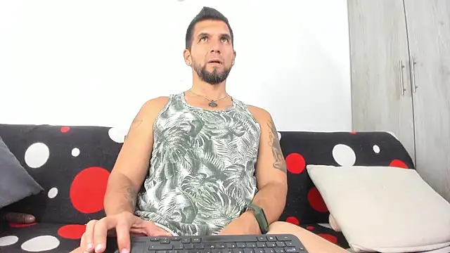 Snapshot of JULESLAKES chatting on 12.02.25 JULESLAKES online show from 12.02.25