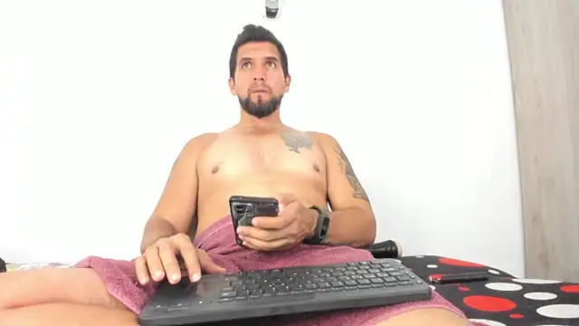 Snapshot of JULESLAKES chatting on 12.23.25 JULESLAKES online show from 12.23.25