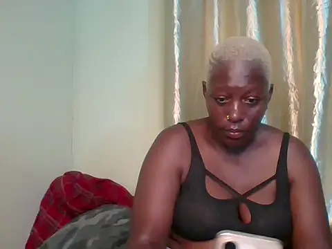 Poisonous Ivy online show from 01.12.25