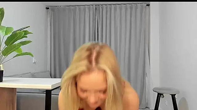 sarahphyllis online show from 10.03.25