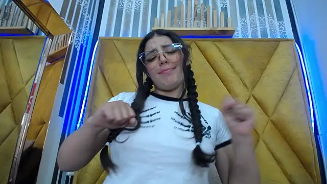 Paola Lyon  online show from 02.07.25