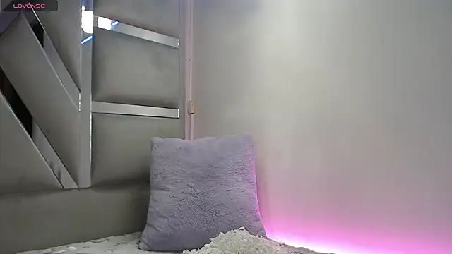 Paola Lyon  online show from 02.28.25