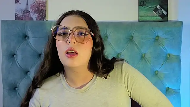 Paola Lyon  online show from 09.25.25