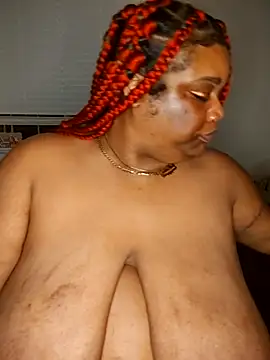 Snapshot of NaughtyHottieBBW chatting on 12.19.25 NaughtyHottieBBW online show from 12.19.25