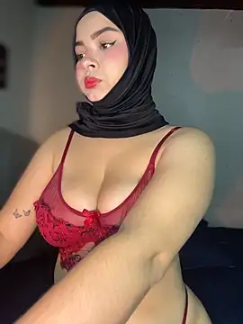 Snapshot of aneesa_darzi chatting on 02.12.26 aneesa darzi online show from 02.12.26