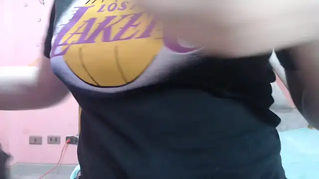 Snapshot of nadescomthxx chatting on 10.24.25 nadescomthxx online show from 10.24.25