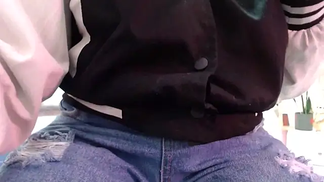 Snapshot of nadescomthxx chatting on 11.05.25 nadescomthxx online show from 11.05.25