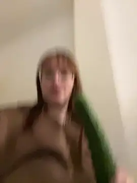 Snapshot of Mona-Peaches chatting on 12.11.24 Mona-Peaches online show from 12.11.24